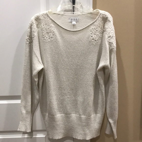 Beautiful ELLE Women’s Sweater - Picture 2 of 13
